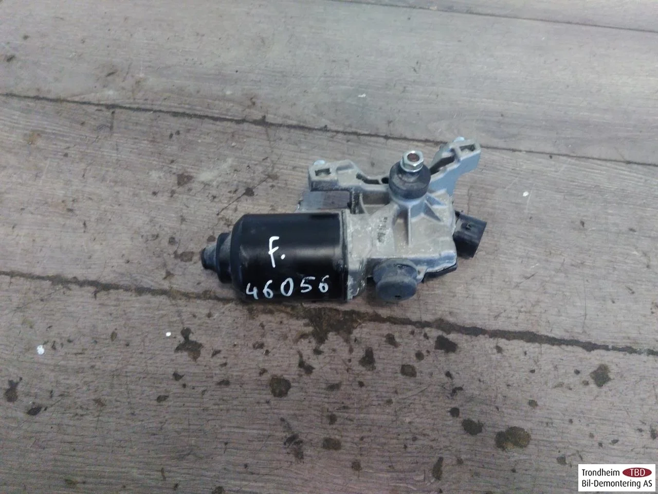 Kia SOUL 2009- Windshield wiper motor view 2