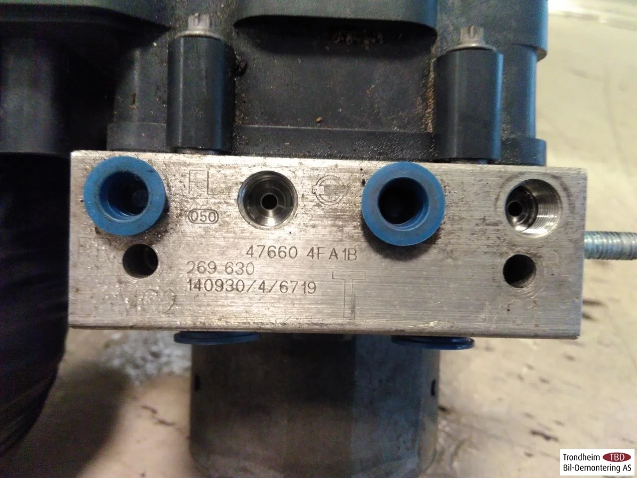 Nissan E-NV200 / EVALIA ABS hydraulic unit view 2