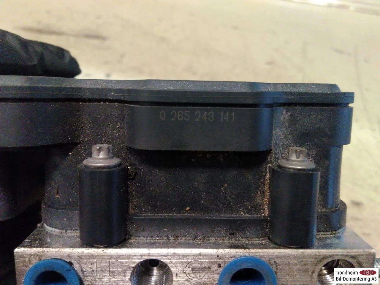 Nissan E-NV200 / EVALIA ABS hydraulic unit view 3