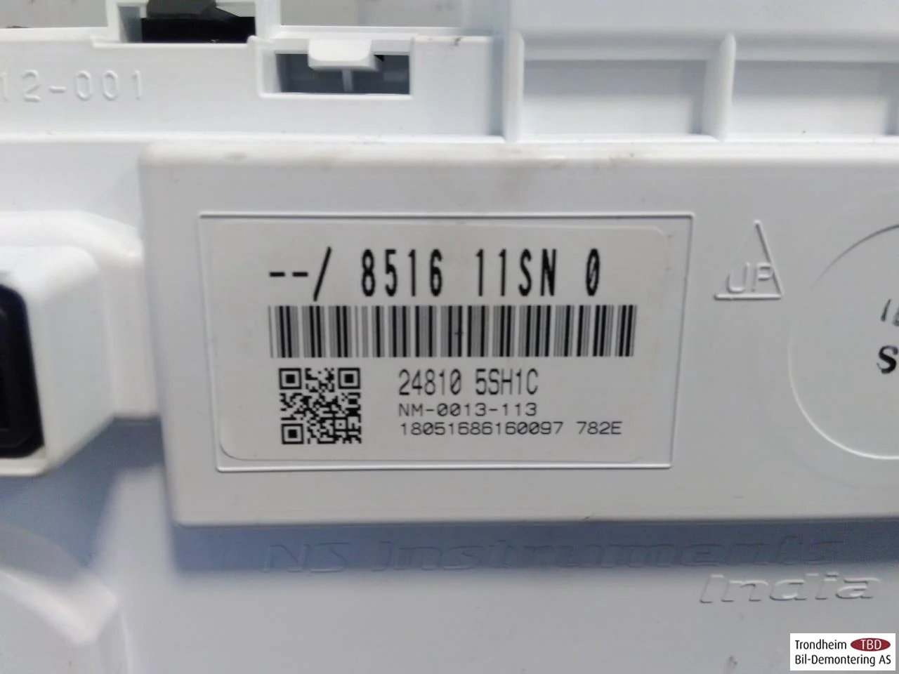 Nissan LEAF 2017-24 Instrument cluster assembly view 4