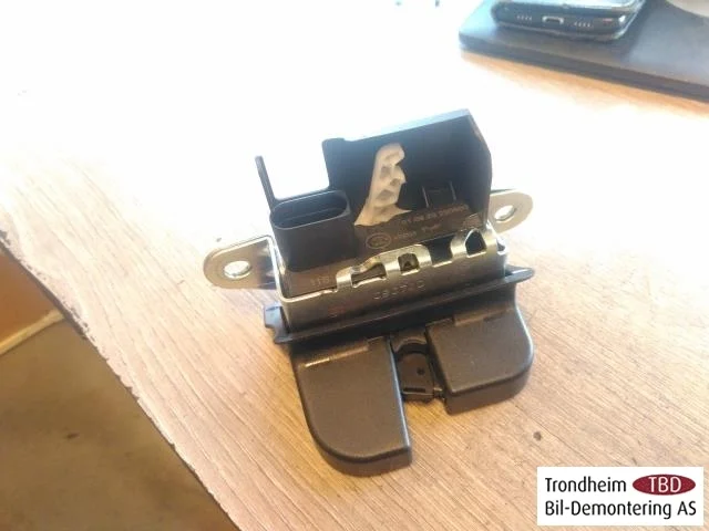 Volkswagen ID.3 2021- Tailgate lock