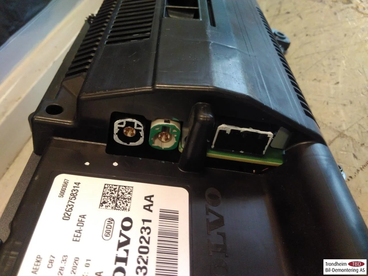 Polestar 2 2020- Instrument cluster assembly view 4