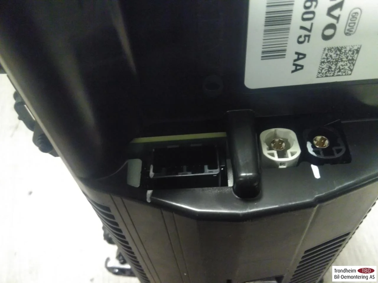 Polestar 2 2020- Instrument cluster assembly view 4