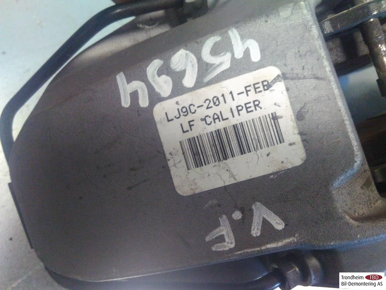 Ford MUSTANG MACH-E 2021- Féknyereg, első, bal nézet 3