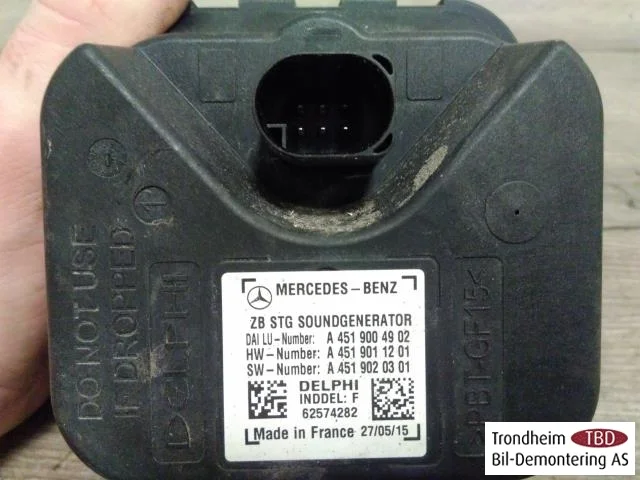 Mercedes B 180-200 W246/W242 2012-19 Motorhang hangszóró (elektromos autó) nézet 3