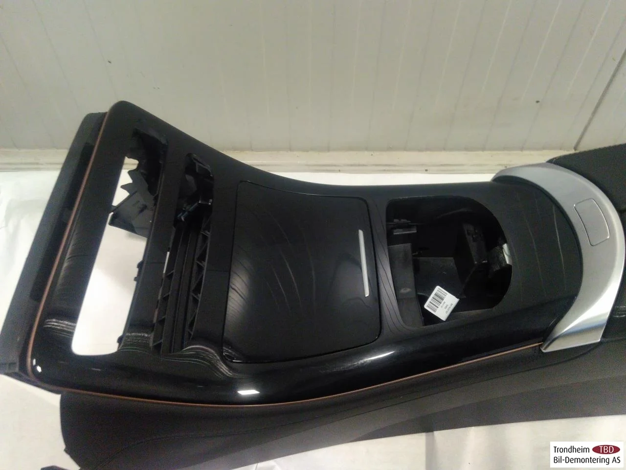 Mercedes EQC 2020- Középkonzol nézet 2