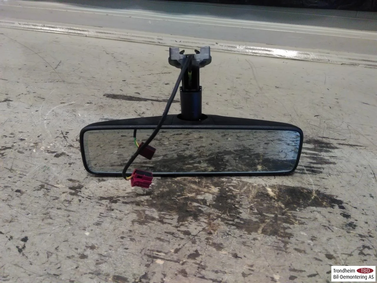 Mercedes EQC 2020- Interior rear-view mirror view 3
