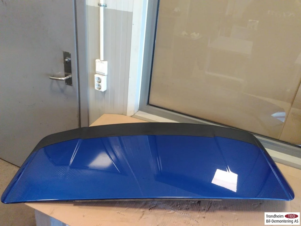 Skoda ENYAQ IV 2021- Spoiler, tailgate