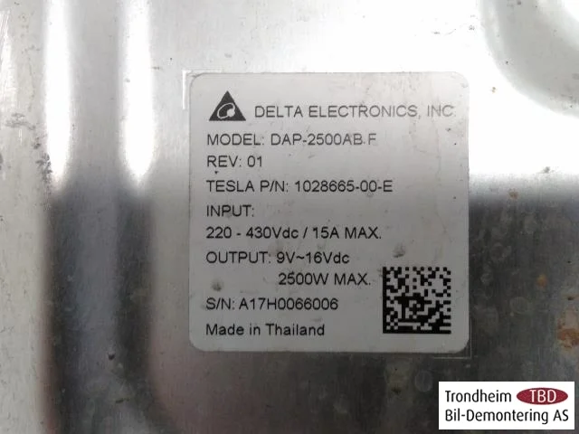 Tesla MODEL S 2013- Feszültségátalakító, akkumulátor nézet 3