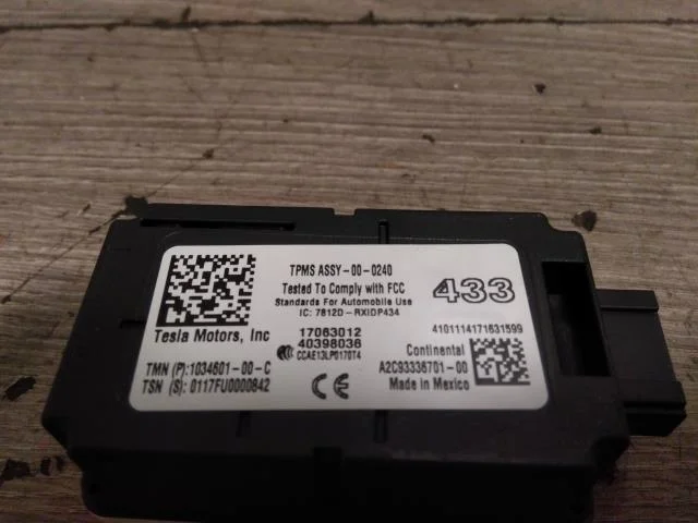 Tesla MODEL X 2016- TPMS érzékelő / keréknyomás-ellenőrző nézet 2