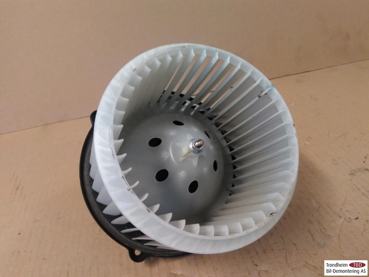 Maxus E-DELIVER3 EV30 2020- Fűtésventilátor motor nézet 2