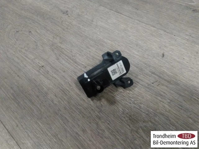 Tesla MODEL 3 2017--> Exterior camera view 2