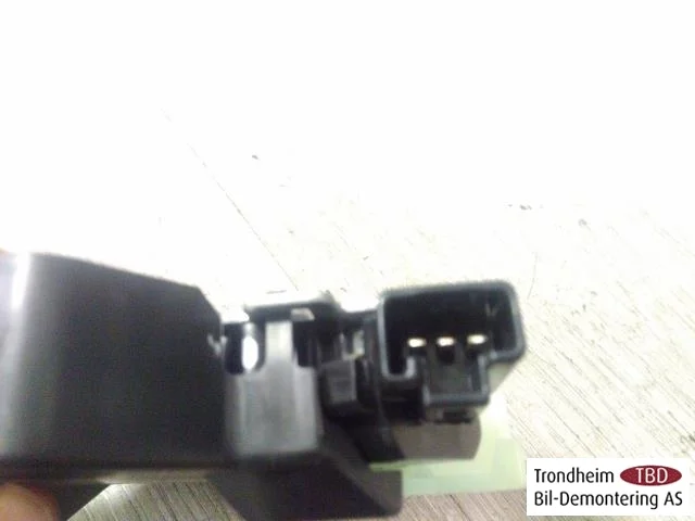 Tesla MODEL 3 2017--> Tailgate lock view 4