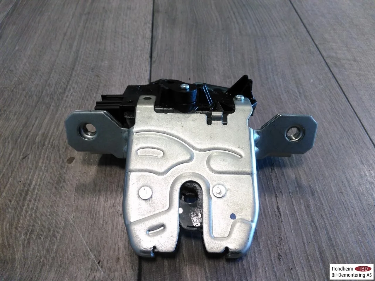 Mg ZS EV 2020- Tailgate lock view 2