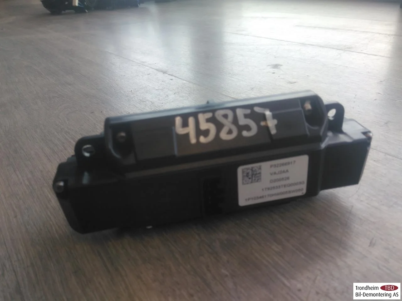Polestar 2 2020- Vészvillogó kapcsoló nézet 2