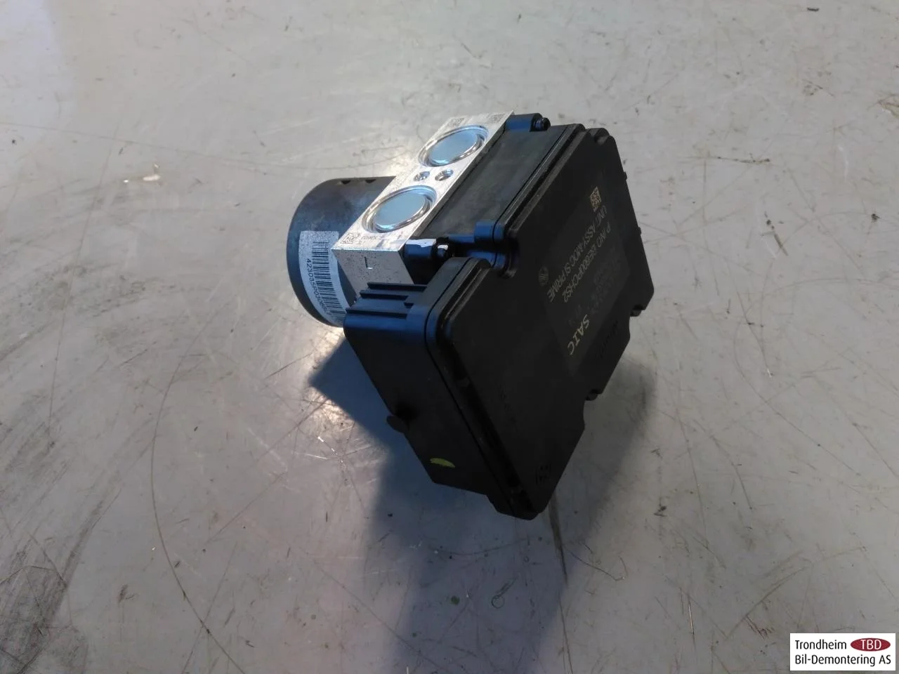 Maxus EUNIQ5 MPV 2021- ABS hydraulic unit view 2