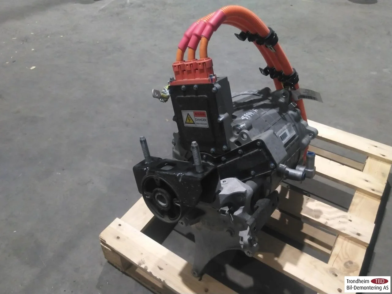 Maxus EUNIQ5 MPV 2021- Elektromos motor, első nézet 2