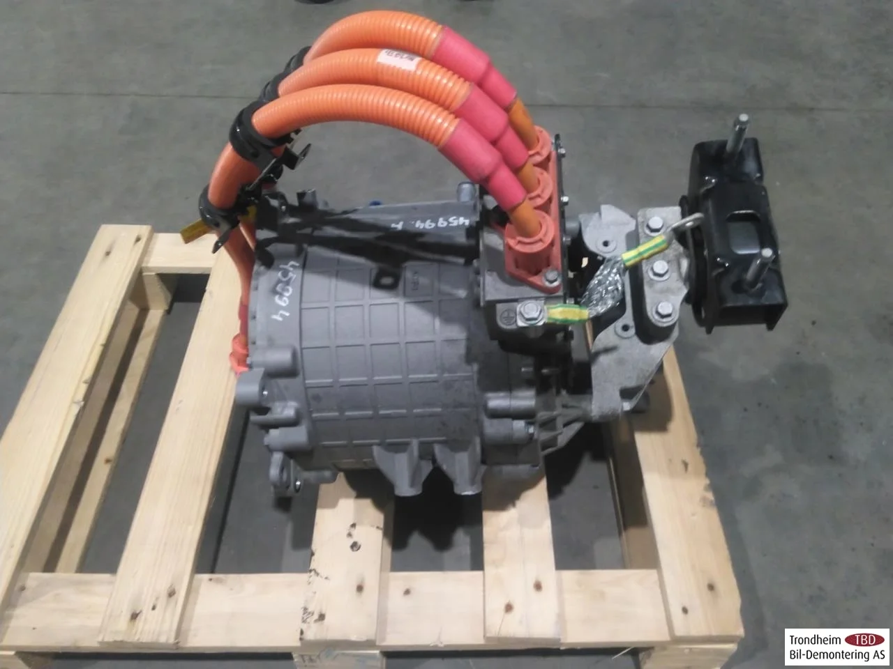 Maxus EUNIQ5 MPV 2021- Elektromos motor, első nézet 3