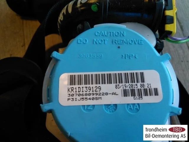 Mercedes B 180-200 W246/W242 2012-19 Biztonsági öv, első, bal nézet 3