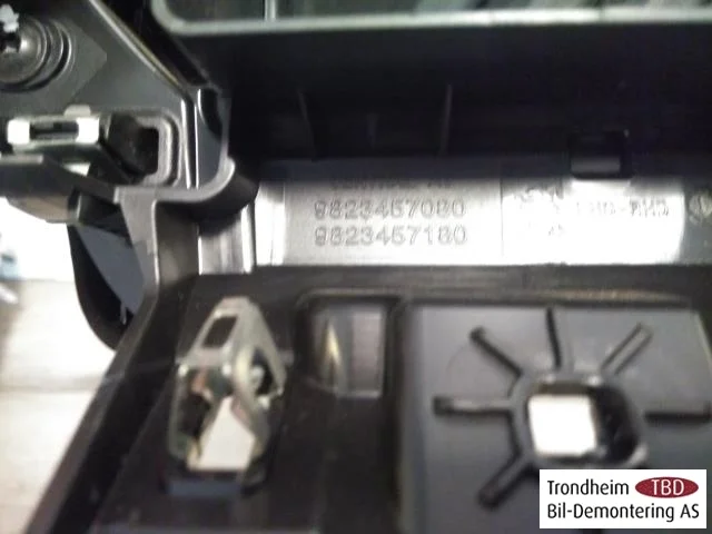 Peugeot 208/E-208 2020-> Heater control unit view 3