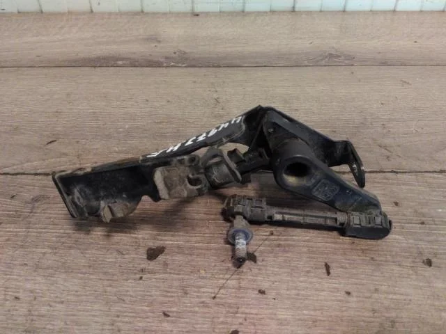 Peugeot 208/E-208 2020-> Level control / air suspension sensor view 2