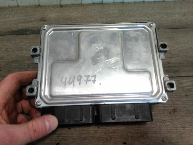 Peugeot 208/E-208 2020-> Injection control unit, petrol view 2