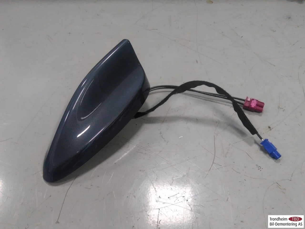Ford MUSTANG MACH-E 2021- Antenna