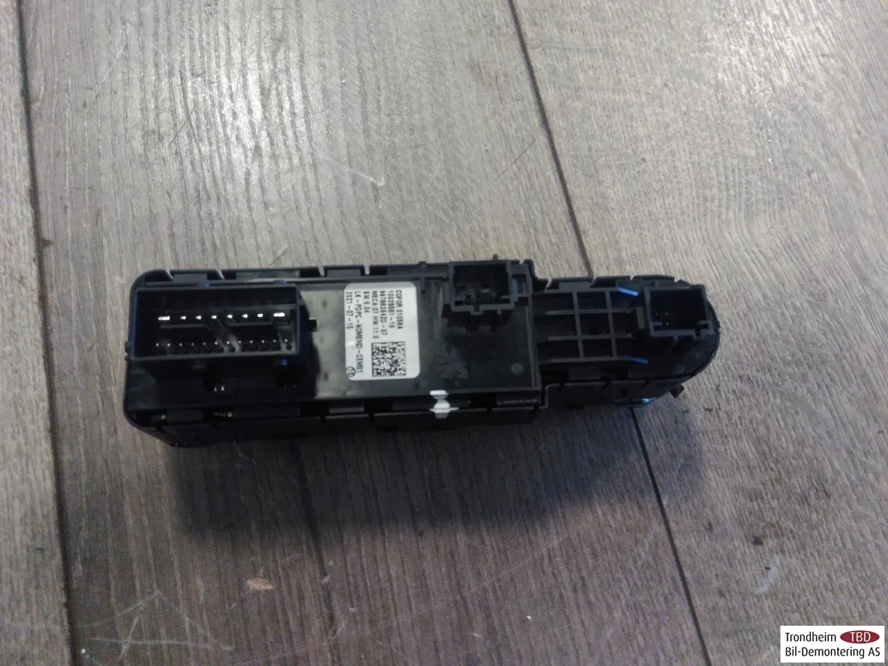 Peugeot 208/E-208 2020-> Window regulator switch view 2