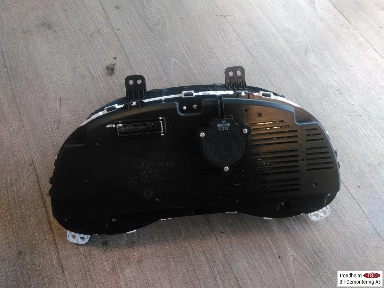 Hyundai KONA / ELECTRIC 2018-23 Instrument cluster assembly view 4