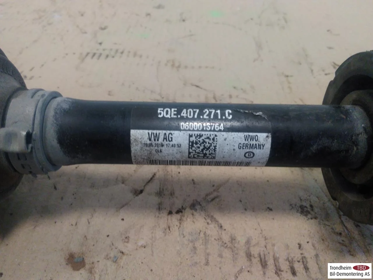 Volkswagen GOLF, E-GOLF VII 2013-20 Front left driveshaft view 4