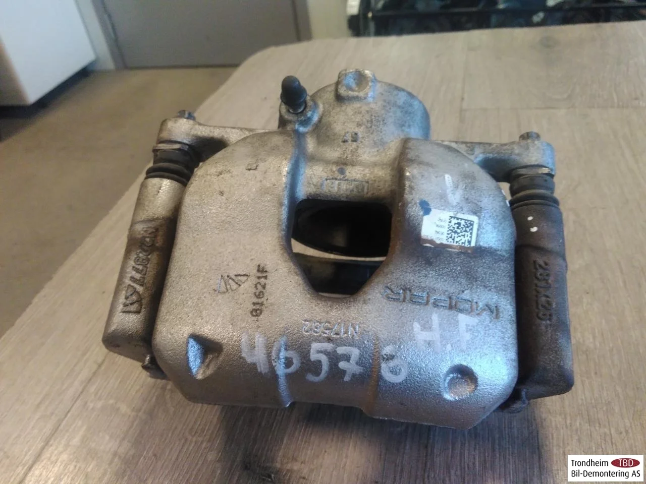 Fiat 500E 2020- Féknyereg, első, jobb