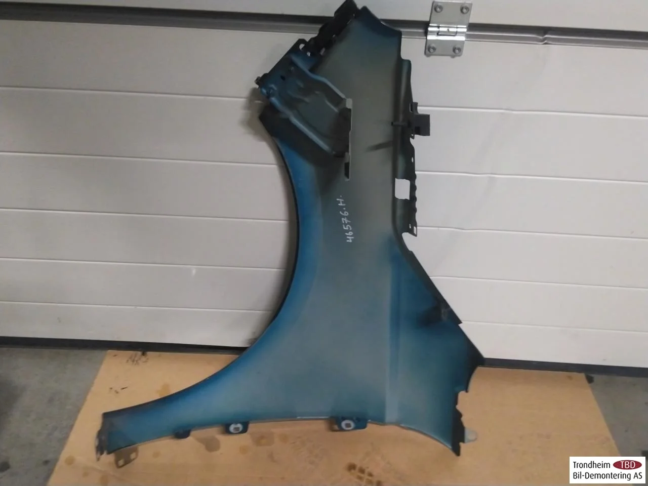 Fiat 500E 2020- Front right fender view 2