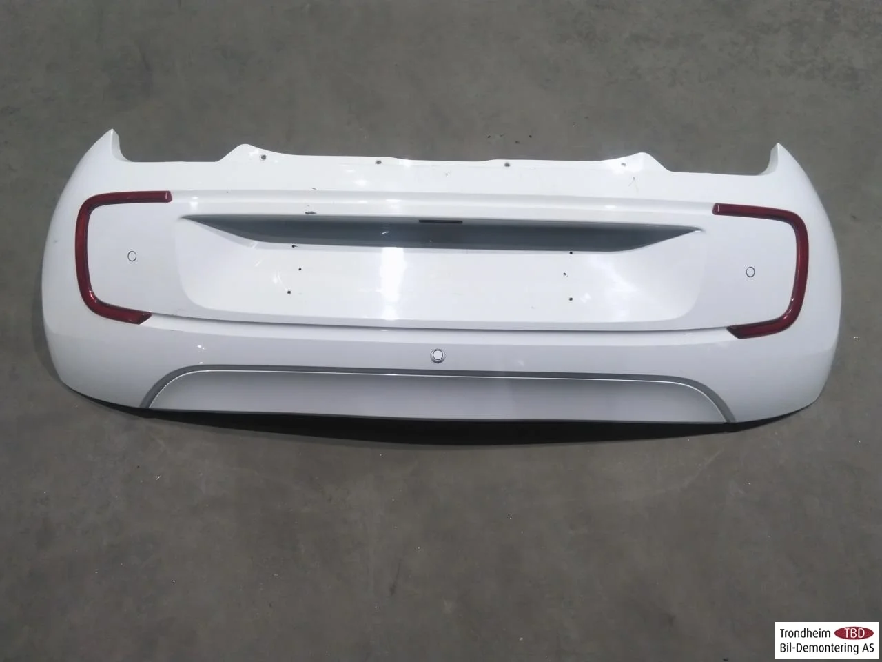 Volkswagen UP!, E-UP! Rear bumper