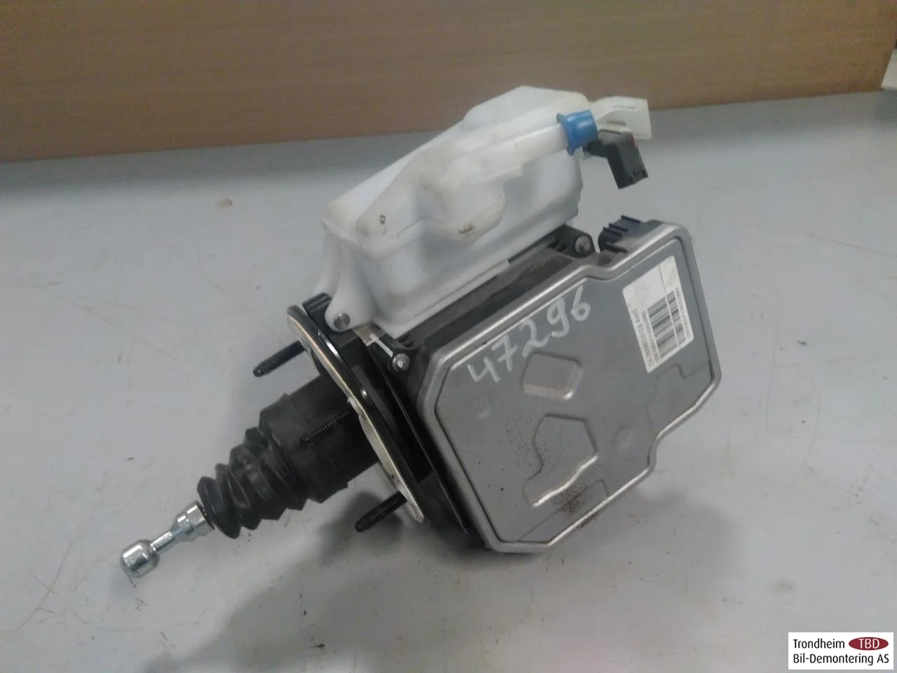 Byd TANG 2021->> ABS hydraulic unit view 2