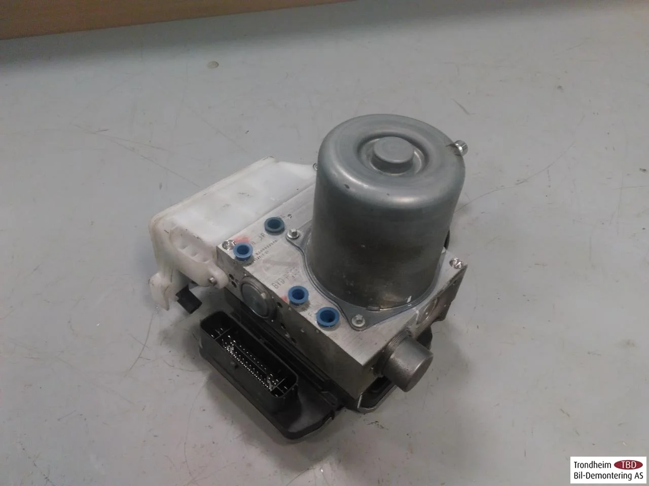 Byd TANG 2021->> ABS hydraulic unit view 3