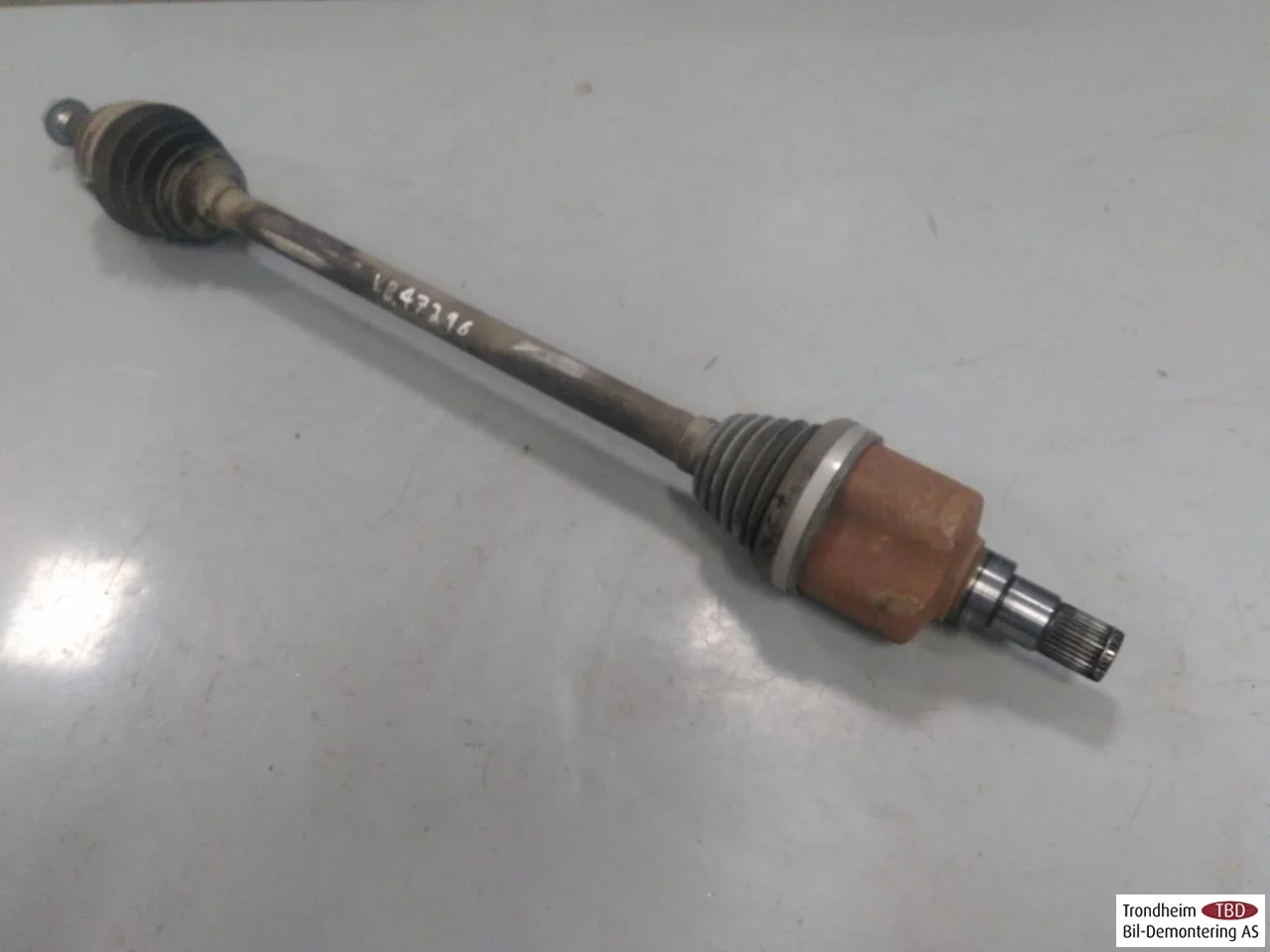 Byd TANG 2021->> Rear left driveshaft view 2
