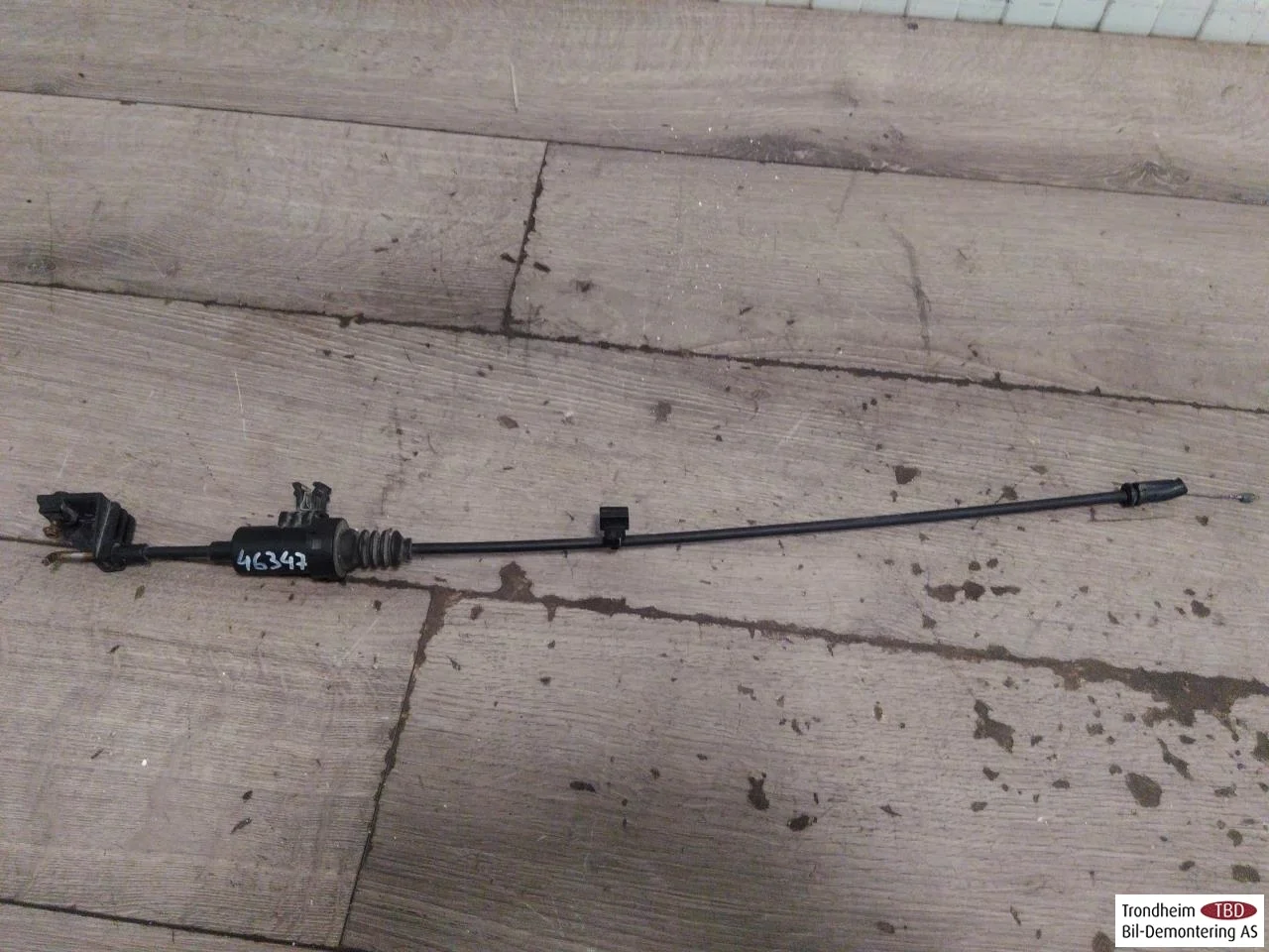 Tesla MODEL S 2013- Hood latch