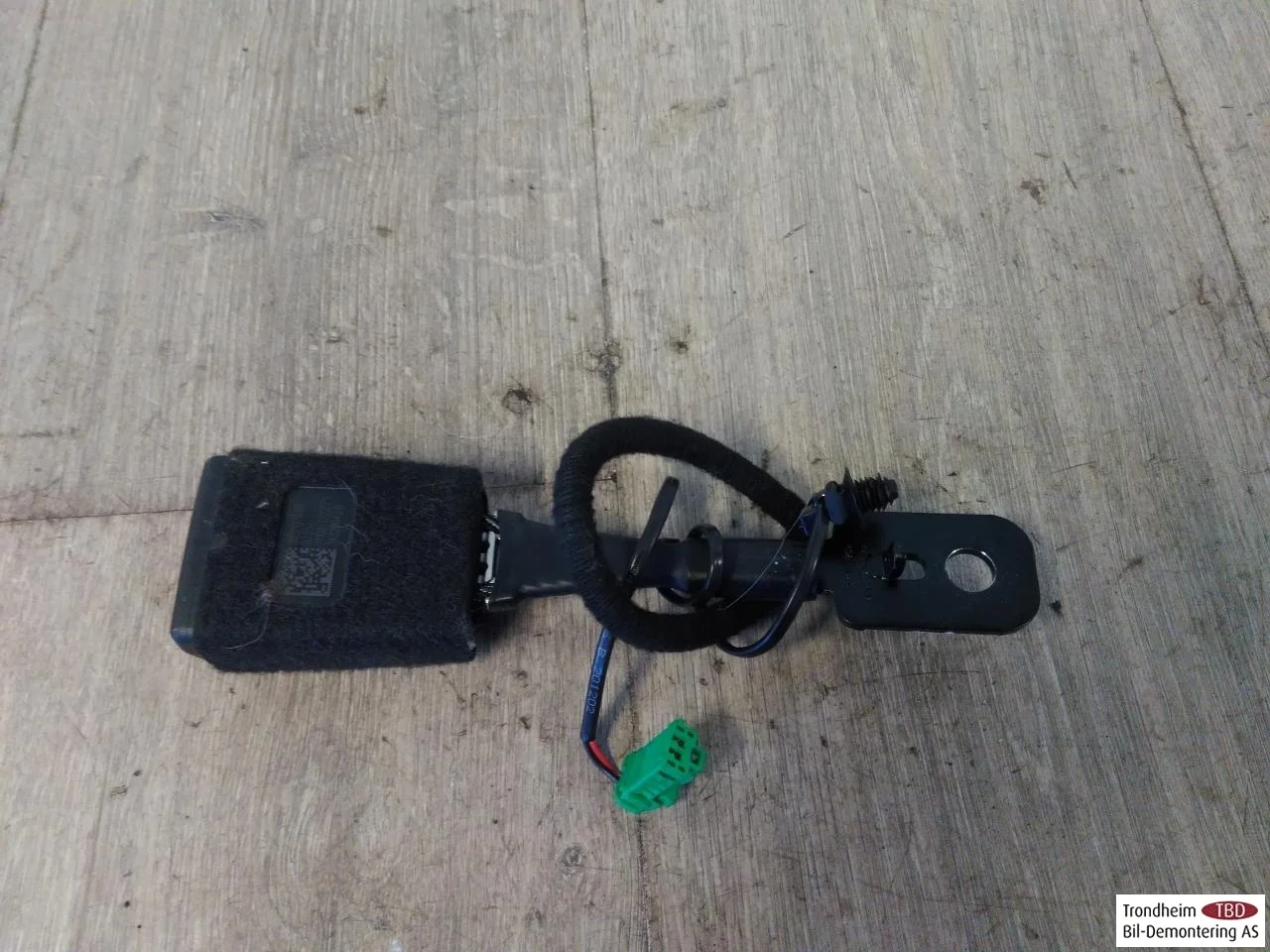 Fiat 500E 2020- Seat belt buckle / anchor view 4