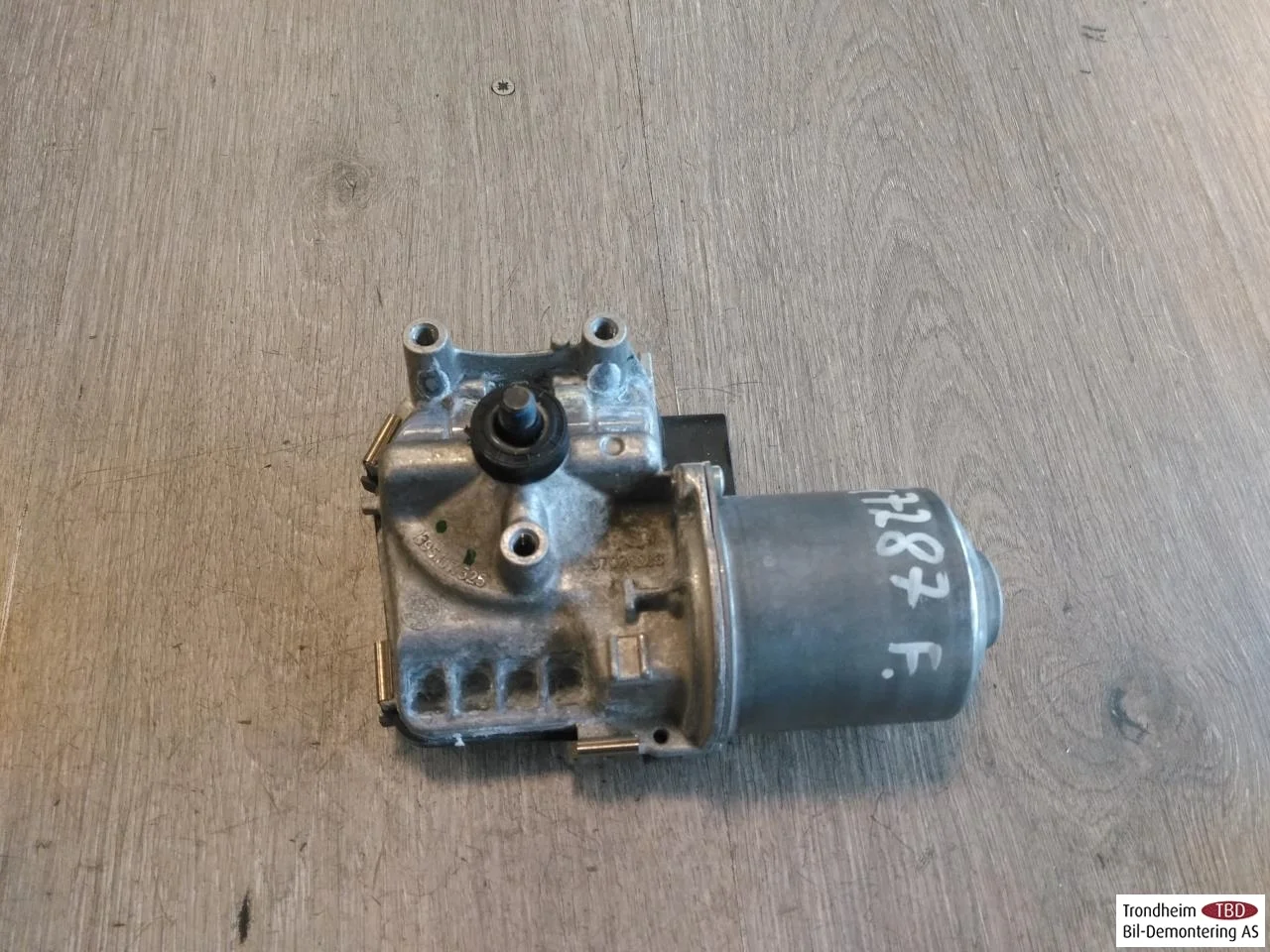 Skoda ENYAQ IV 2021- Windshield wiper motor