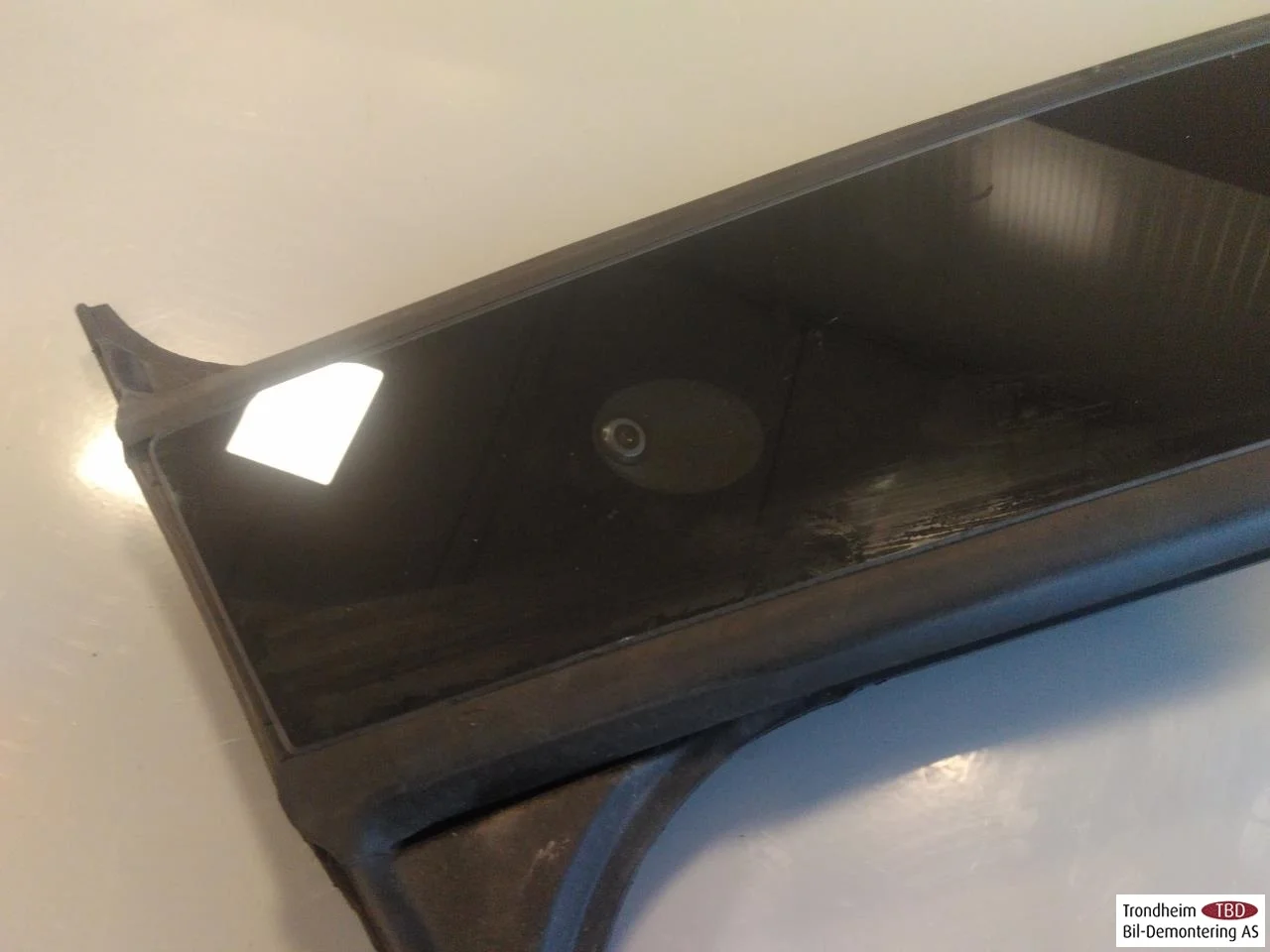 Tesla MODEL Y 2021- Body shell view 2