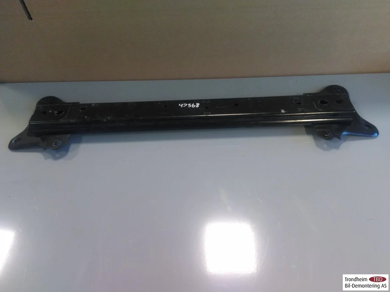 Tesla MODEL Y 2021- Body shell view 2