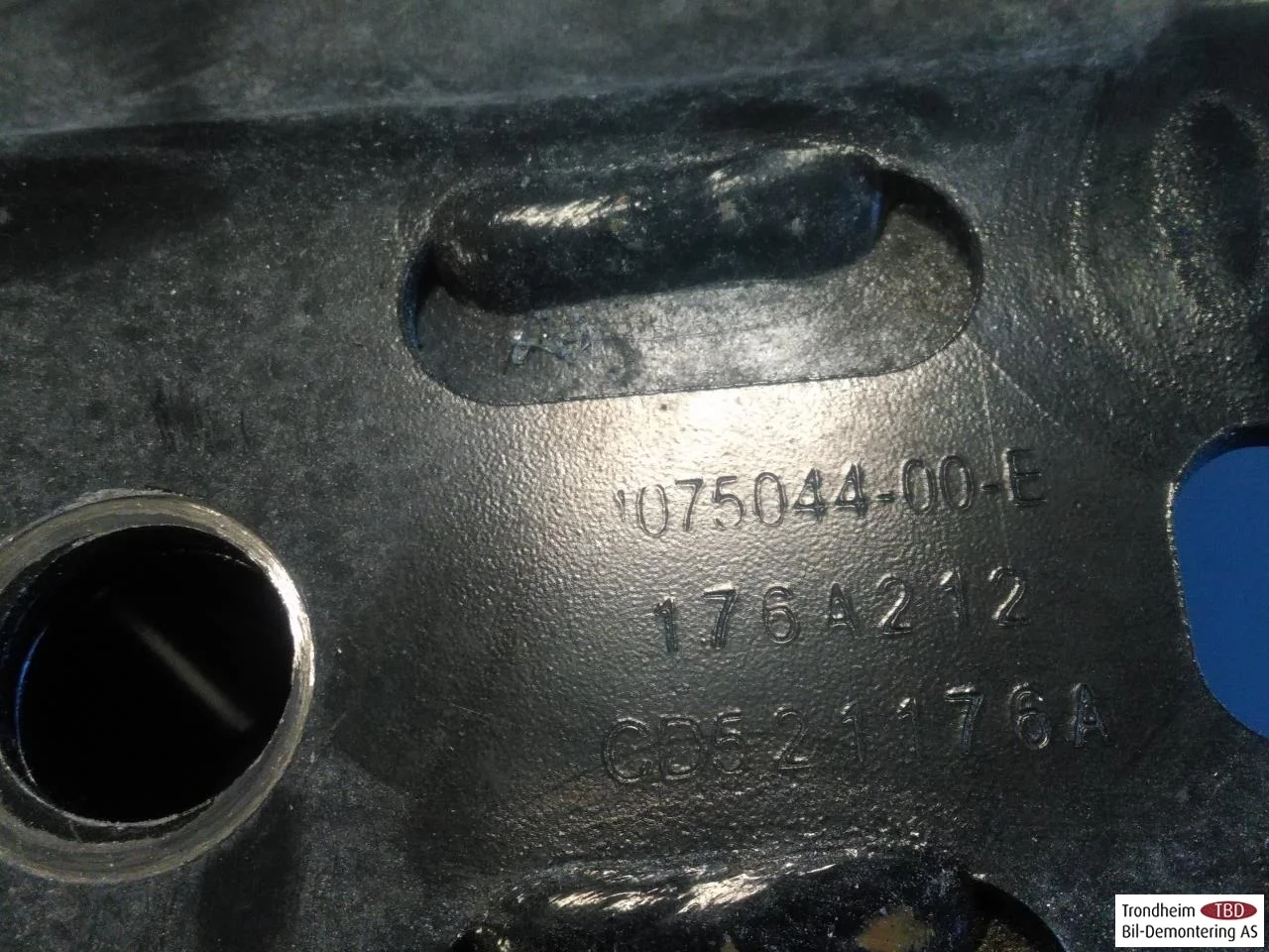 Tesla MODEL Y 2021- Body shell view 3