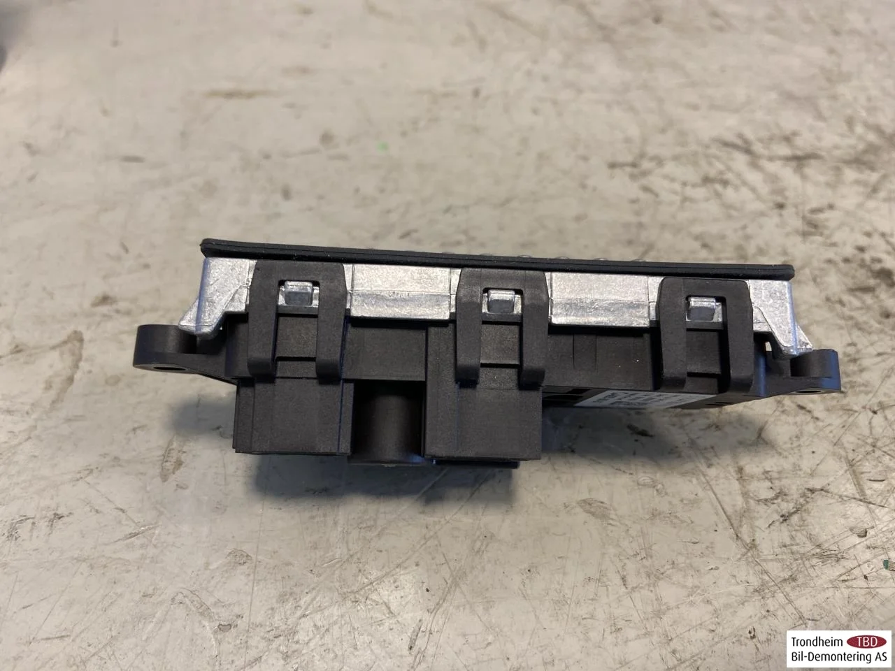 Mercedes EQA H243 2021- Fűtésventilátor előtét ellenállás nézet 2