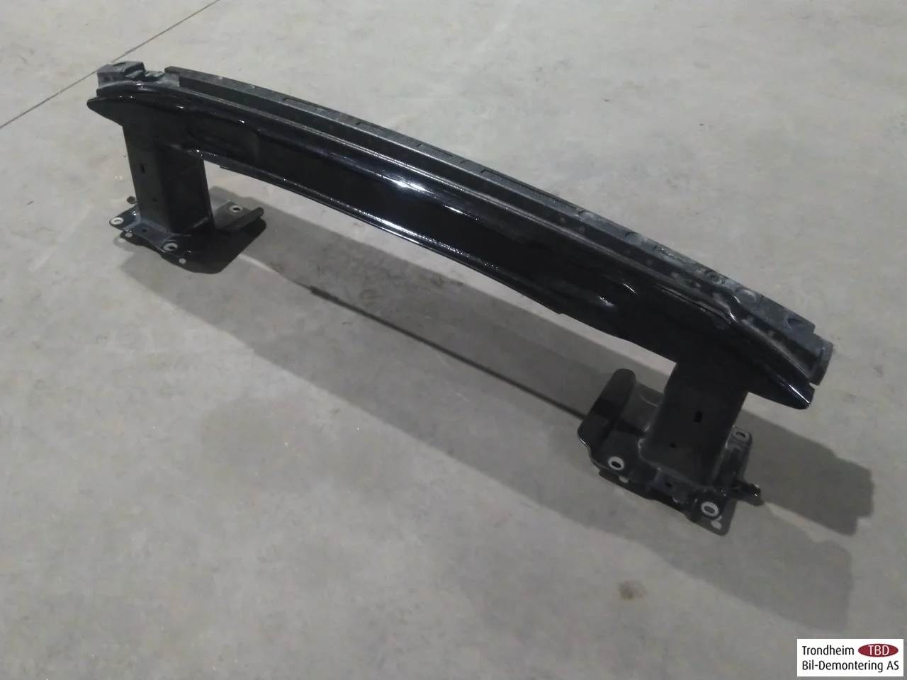 Skoda ENYAQ IV 2021- Bumper reinforcement beam, rear view 2