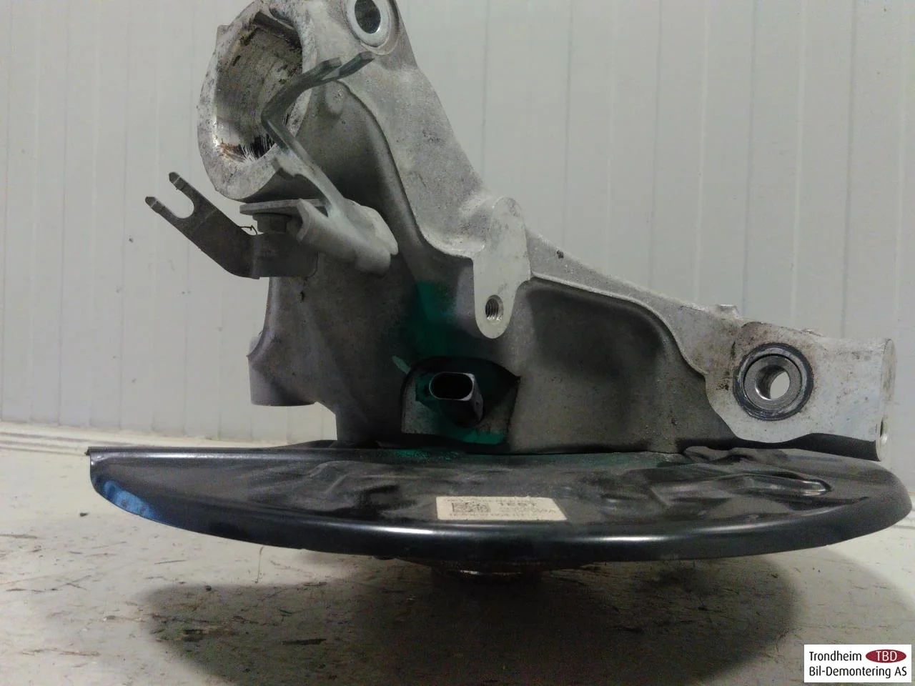 Volkswagen ID.5 2022- Front right steering knuckle view 2