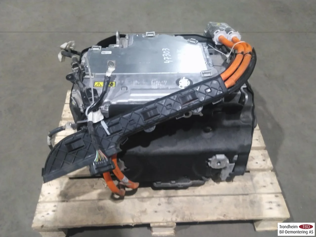 BMW IX3 G08 2021-25 Elektromos motor, hátsó nézet 2