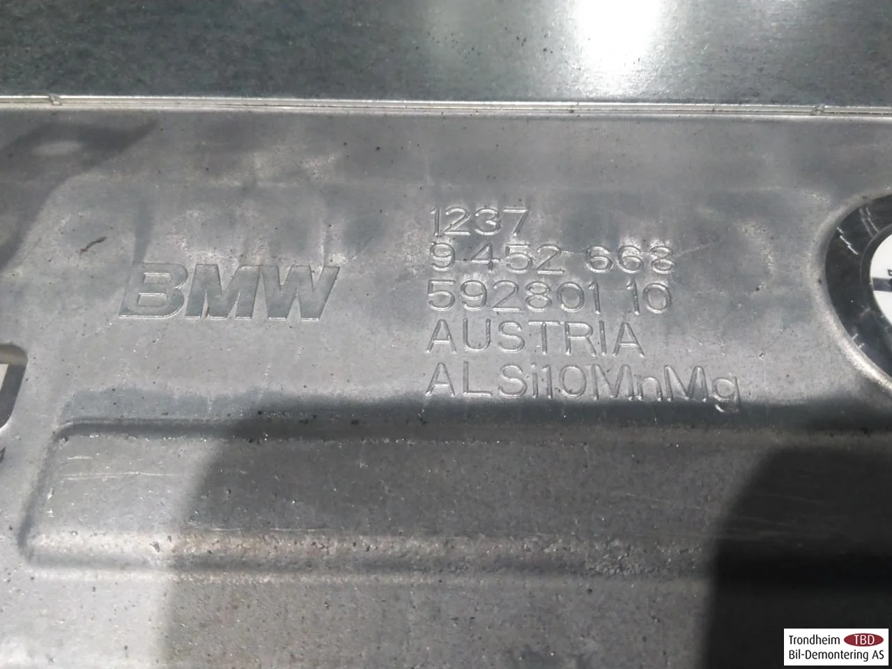 BMW IX3 G08 2021-25 Elektromos motor, hátsó nézet 4