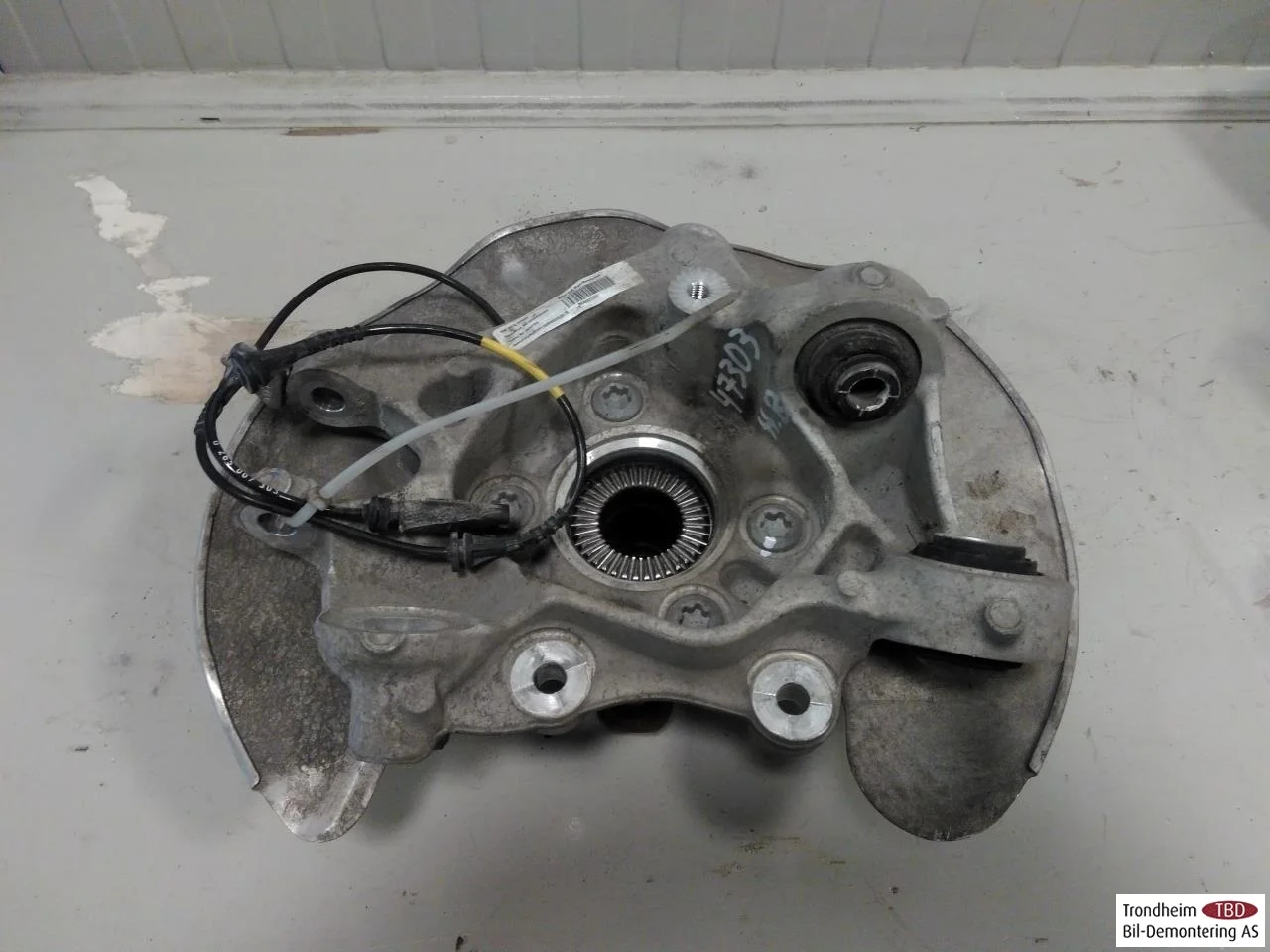 BMW IX3 G08 2021-25 Csonkállvány, jobb hátsó nézet 2