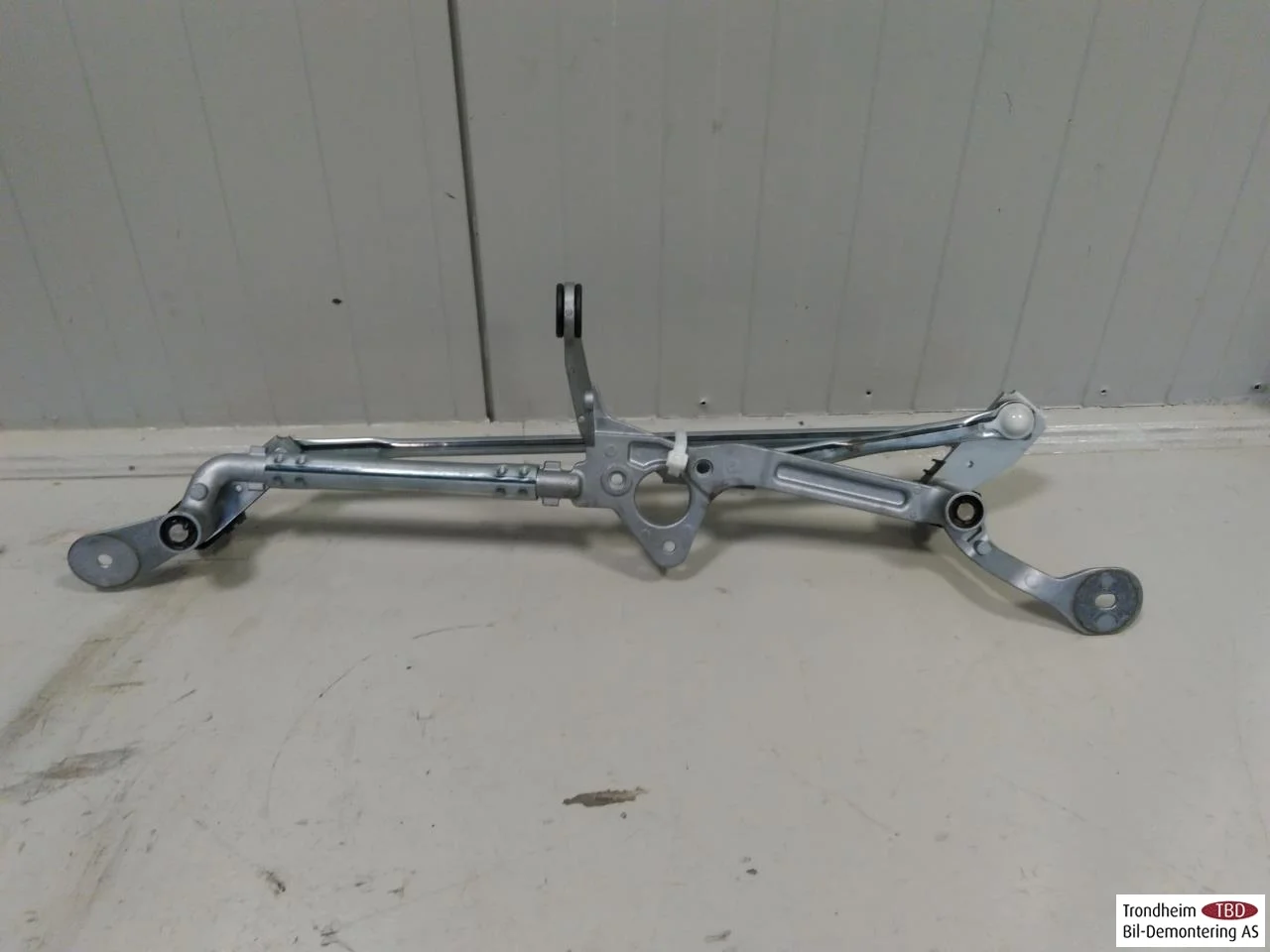 BMW IX3 G08 2021-25 Windshield wiper linkage view 2
