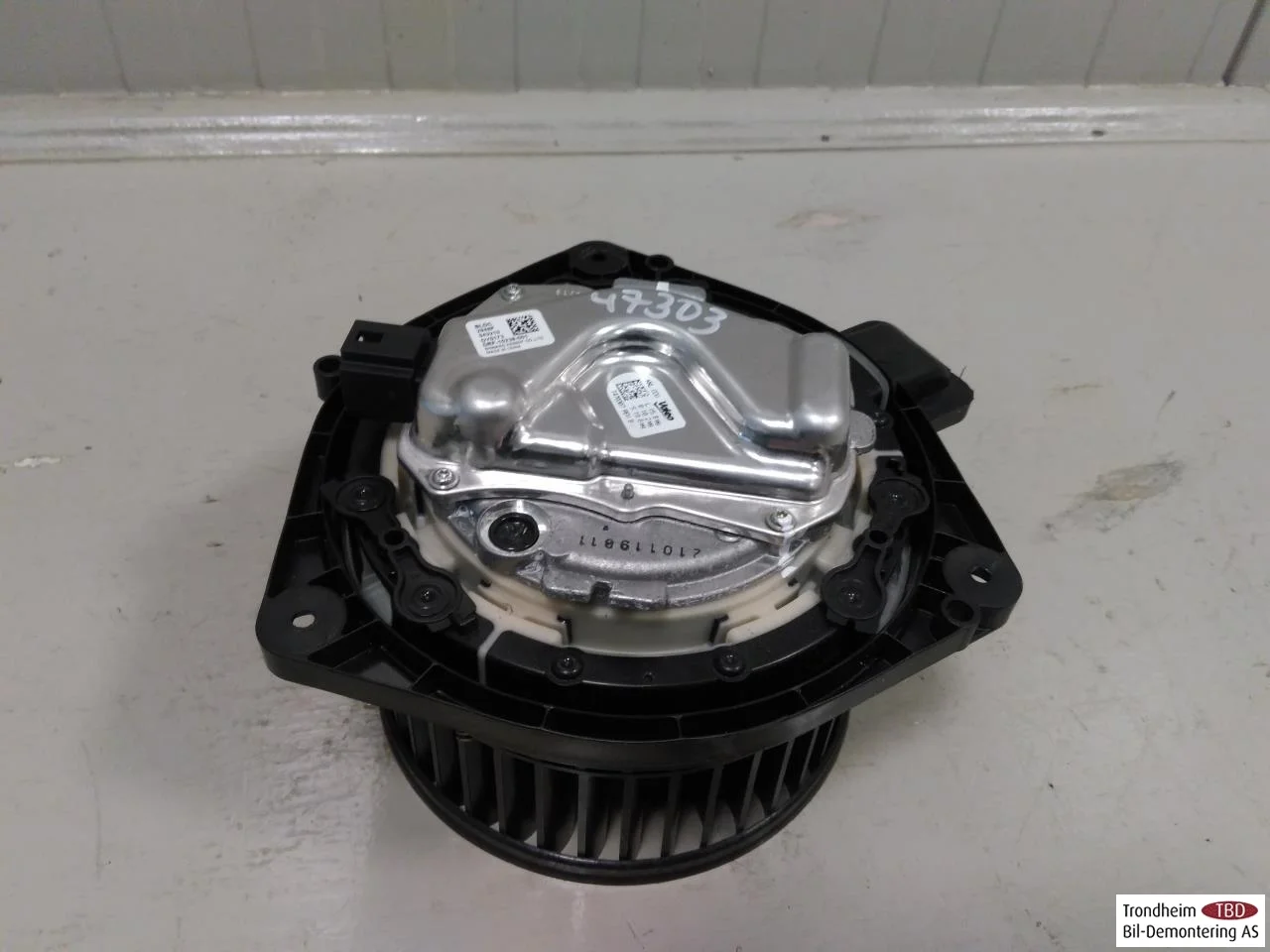 BMW IX3 G08 2021-25 Heater blower motor view 2